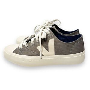 Veja Wata II Low-Top Sneakers in Neutral Grey Green Women’s Kids Size 5 EUR 36